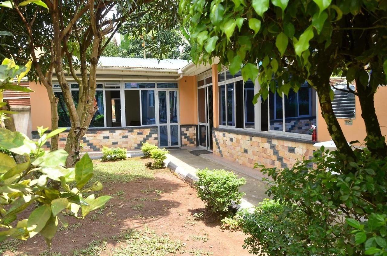 Merian Gardens And Guest House Mukono Town Eksteriør bilde